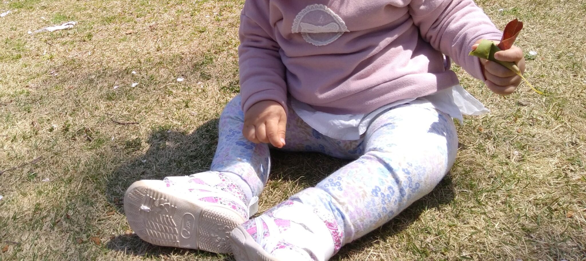 1歳半で歩かない原因は? 膝歩きの子供が歩き始めるまで 1歳半で歩かない原因は? 膝歩きの子供が歩き始めるまで